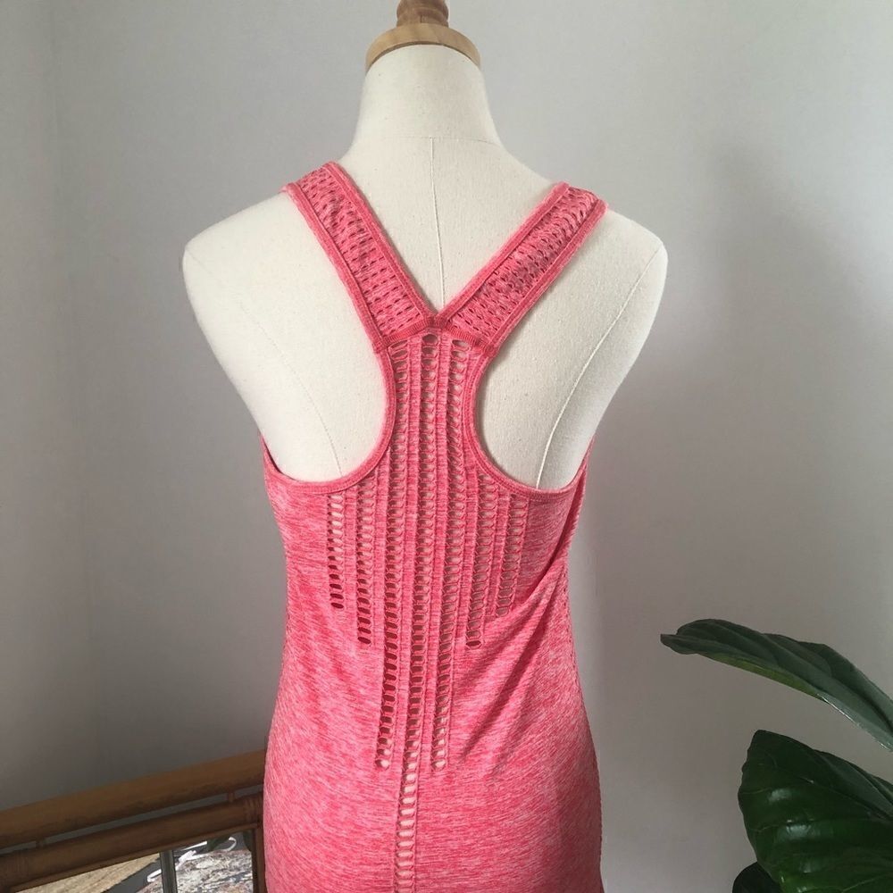 Craft Core Seamless Pink Run Tank Small - Picture 7 of 8
